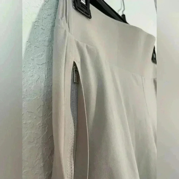 ATHLETA COSMIC BEIGE CROP PANTS Womens size XSP - Picture 2 of 7